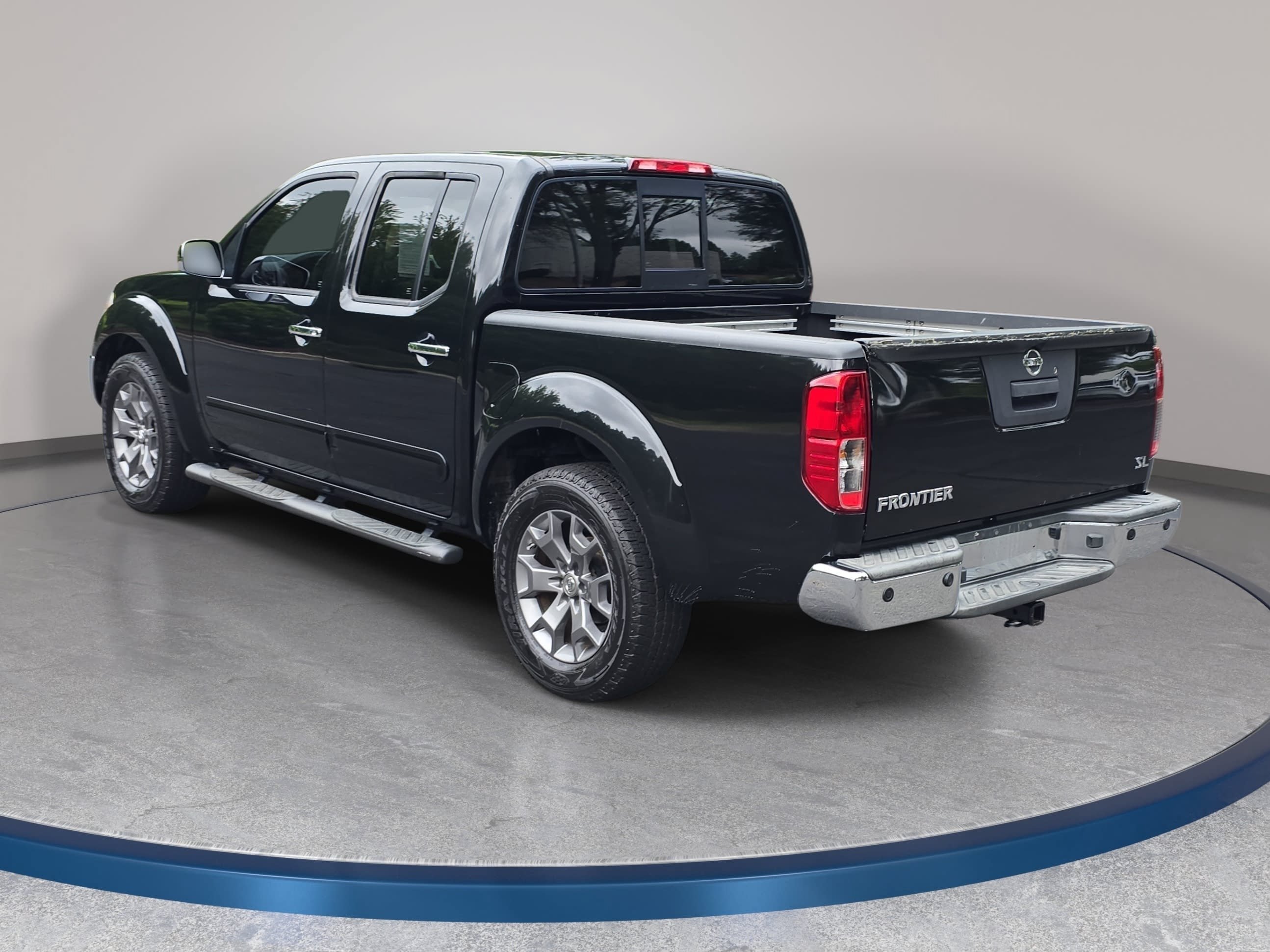 Used 2019 Nissan Frontier SL RWD image 7
