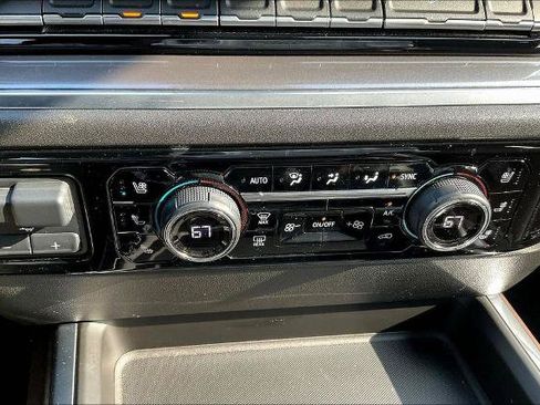 Used 2024 Chevrolet Silverado 2500 High Country w/ High Country Premium Package AWD/4WD image 16
