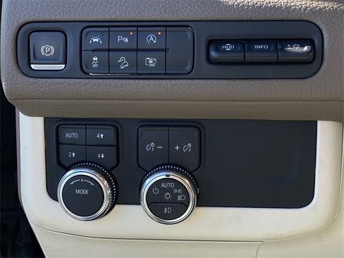Used 2023 GMC Yukon Denali image 18