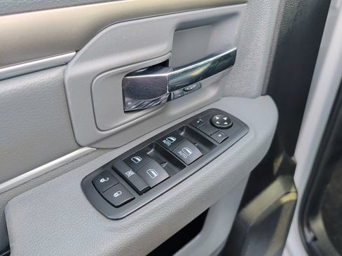 Used 2017 RAM 2500 SLT AWD/4WD image 28