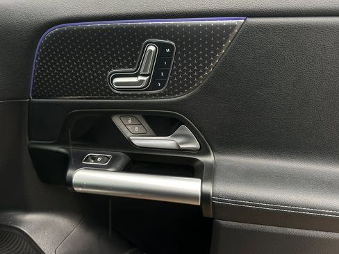 Certified 2025 Mercedes-Benz GLA 250 image 31