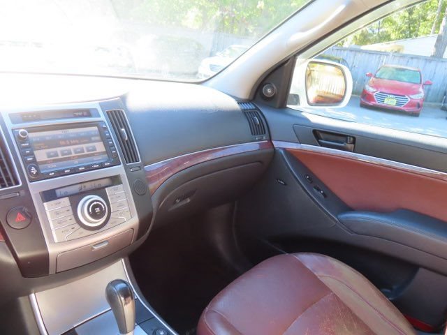 Used 2011 Hyundai Veracruz Limited w/ Navigation Pkg 3 FWD image 24