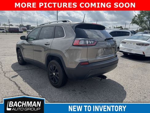 Used 2019 Jeep Cherokee Latitude w/ Popular Appearance Group FWD image 5