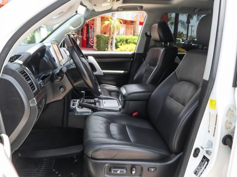 Used 2018 Toyota Land Cruiser AWD/4WD image 21