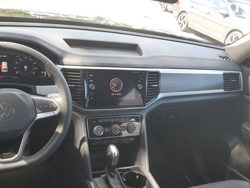 Certified 2023 Volkswagen Atlas SE FWD image 19