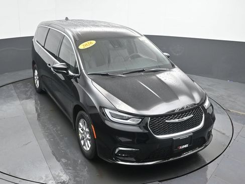 New 2026 Chrysler Pacifica Select FWD image 33