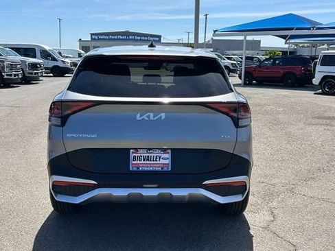 Used 2023 Kia Sportage LX AWD/4WD image 4