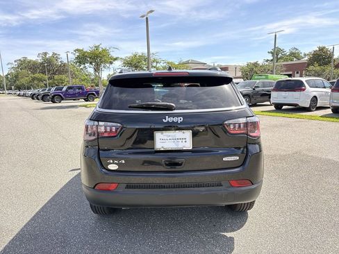 Used 2024 Jeep Compass Latitude AWD/4WD image 4