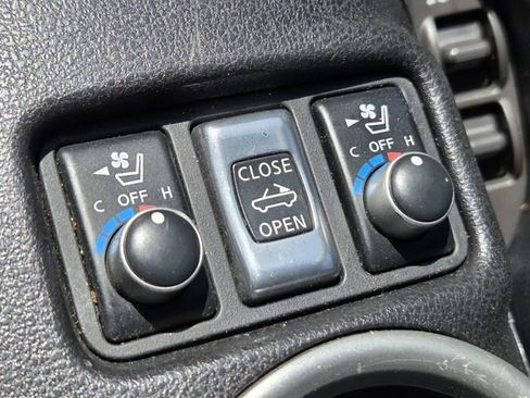 Used 2014 Nissan 370Z Touring w/ Sport Package image 19