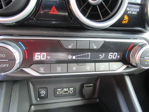 Used 2024 Nissan Sentra SR FWD image 19
