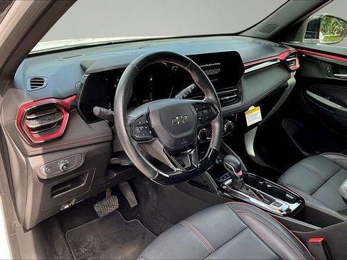 Used 2024 Chevrolet TrailBlazer RS FWD image 16