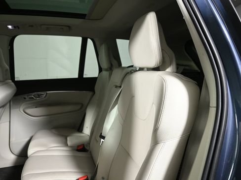 Used 2020 Volvo XC90 T8 Momentum w/ Protection Package AWD/4WD image 6