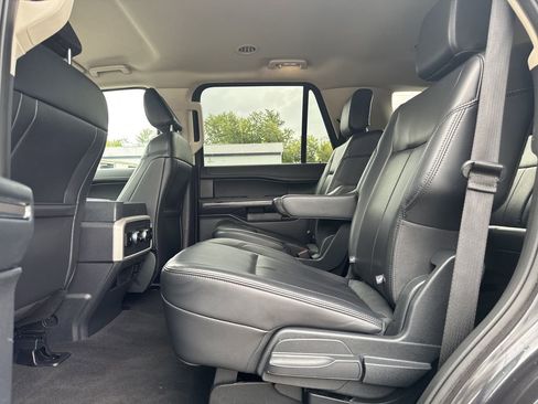 Used 2024 Ford Expedition XLT AWD/4WD image 33