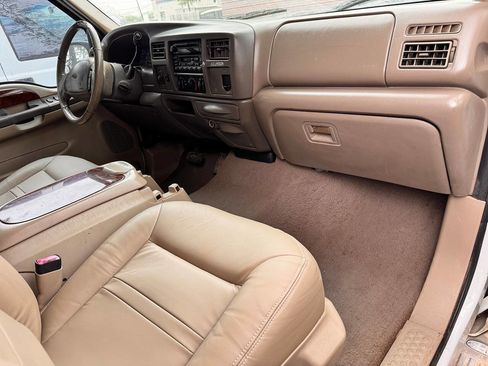 Used 2000 Ford Excursion Limited image 18