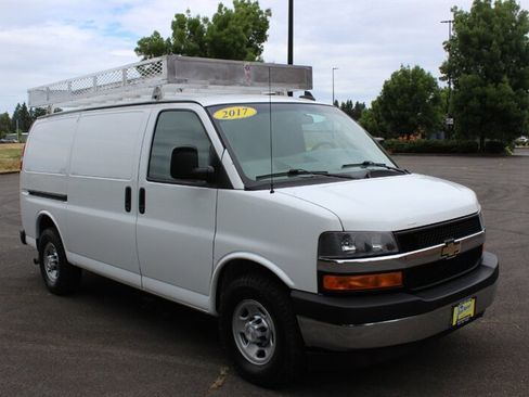 Used 2017 Chevrolet Express 3500 RWD image 1