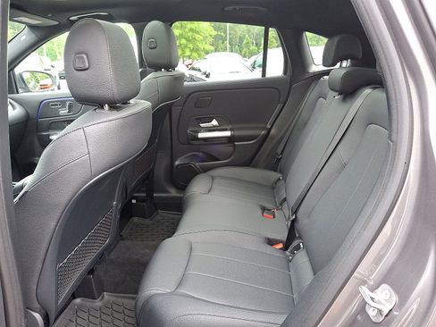 Used 2025 Mercedes-Benz GLA 250 4MATIC image 10