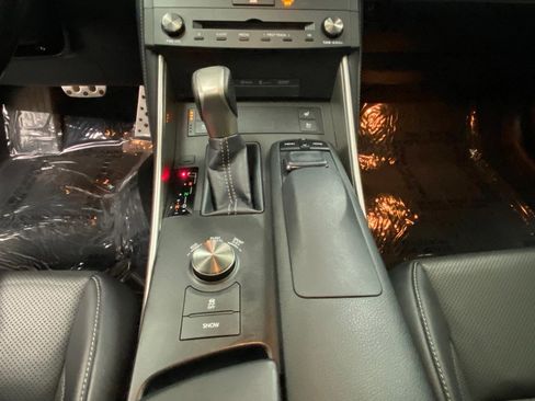 Used 2016 Lexus IS 350 AWD image 30