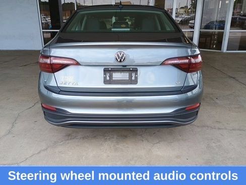 Used 2024 Volkswagen Jetta SE FWD image 6
