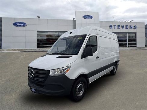 Used 2023 Mercedes-Benz Sprinter 2500 image 2