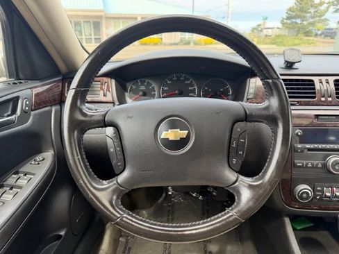 Used 2012 Chevrolet Impala LTZ FWD image 10