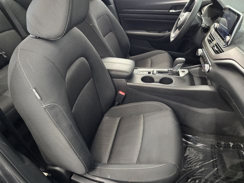 Used 2025 Nissan Altima 2.5 SV image 13