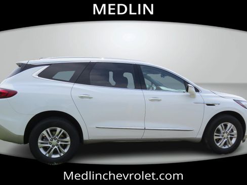 Used 2021 Buick Enclave Essence image 9