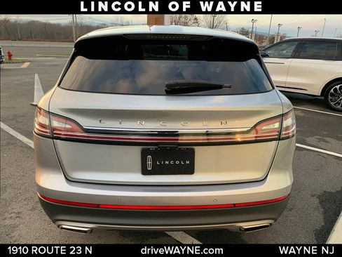 Certified 2022 Lincoln Nautilus AWD w/ Premium Package image 4