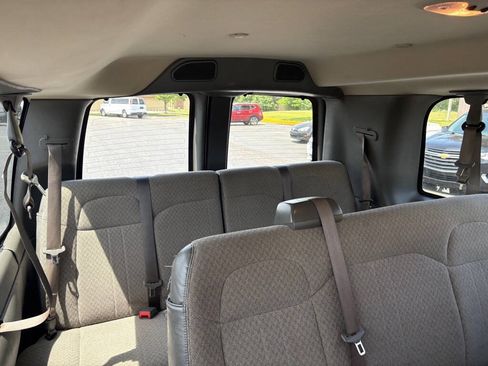 Used 2020 Chevrolet Express 3500 LT w/ LT Preferred Equipment Group RWD image 17