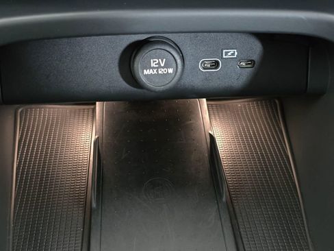 Certified 2023 Volvo C40 P8 Recharge Ultimate AWD/4WD image 31