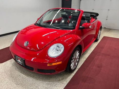 Used 2009 Volkswagen Beetle S image 4