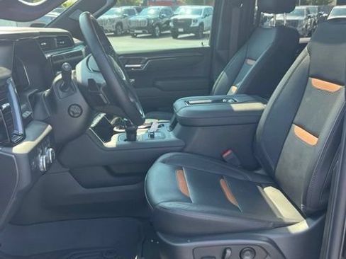 Used 2022 GMC Sierra 1500 AT4 w/ AT4 Premium Package AWD/4WD image 4