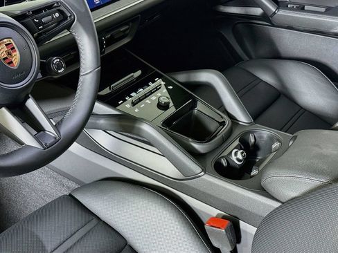 Certified 2026 Porsche Cayenne E-Hybrid Coupe AWD/4WD image 21