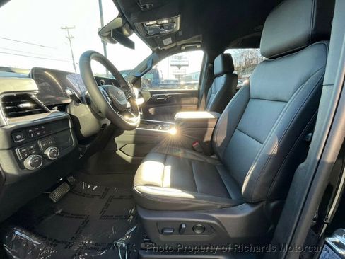 Used 2026 Chevrolet Suburban LT image 16