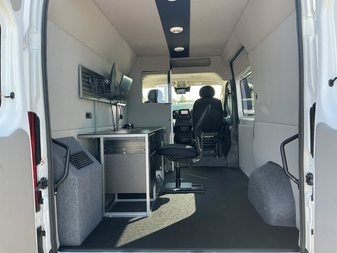 Used 2023 RAM ProMaster 1500 FWD image 16