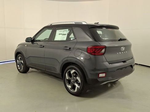 New 2026 Hyundai Venue SEL FWD image 4