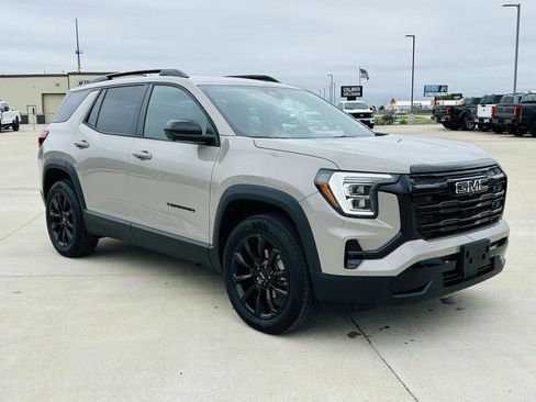 Used 2026 GMC Terrain Elevation w/ Elevation Premium Package AWD/4WD image 2