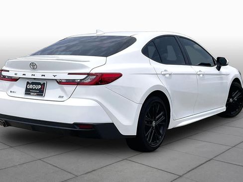 Used 2025 Toyota Camry SE FWD image 12
