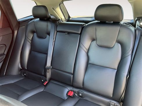 Used 2024 Volvo XC60 B5 Core image 13