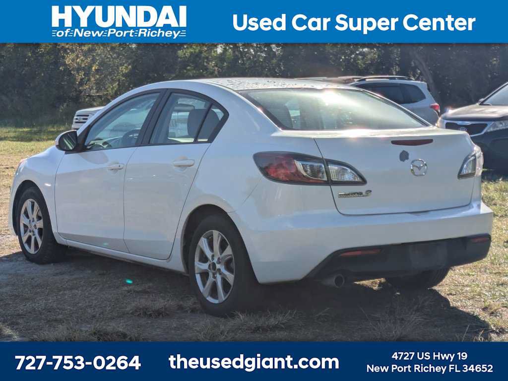 Used 2011 MAZDA MAZDA3 i Touring FWD image 3