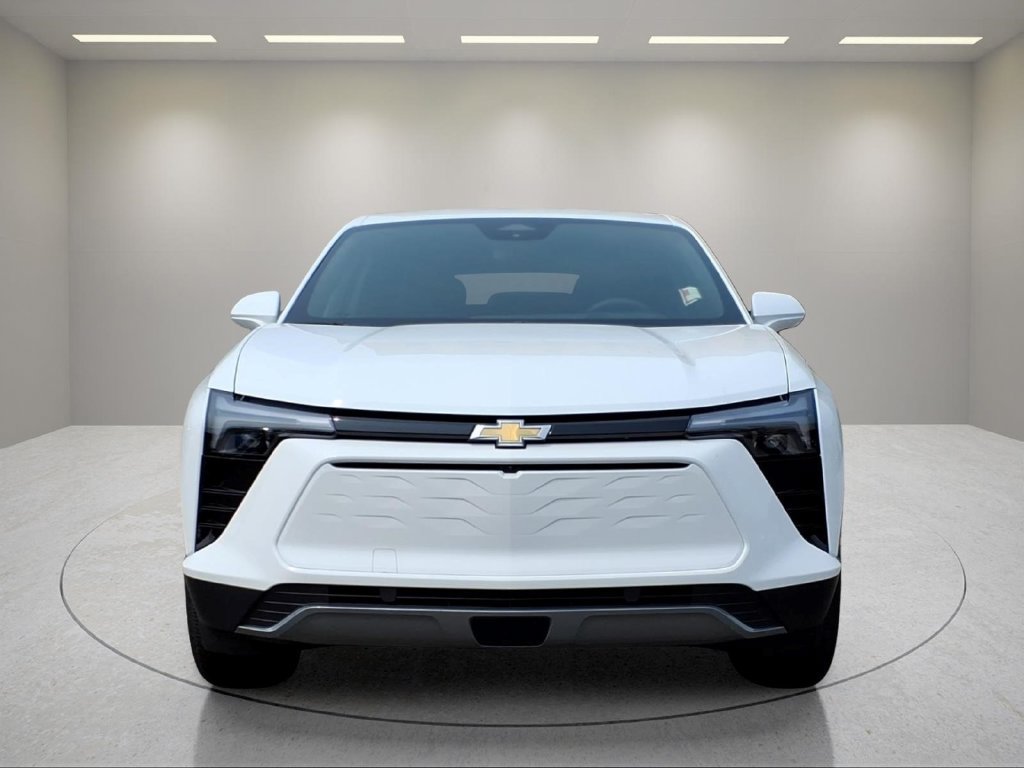 Used 2026 Chevrolet Blazer EV LT AWD/4WD image 2