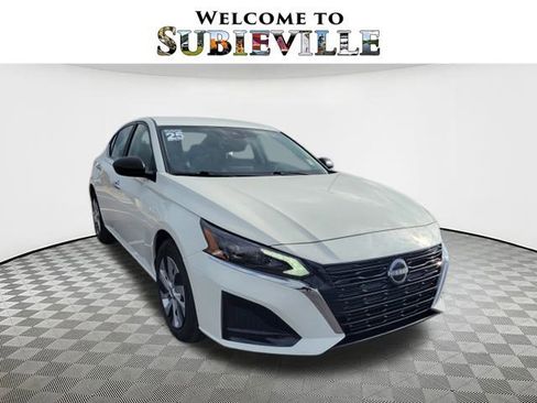 Used 2025 Nissan Altima 2.5 S image 1