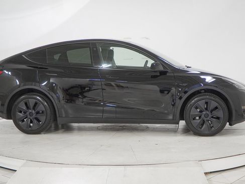 Used 2024 Tesla Model Y Long Range AWD/4WD image 13