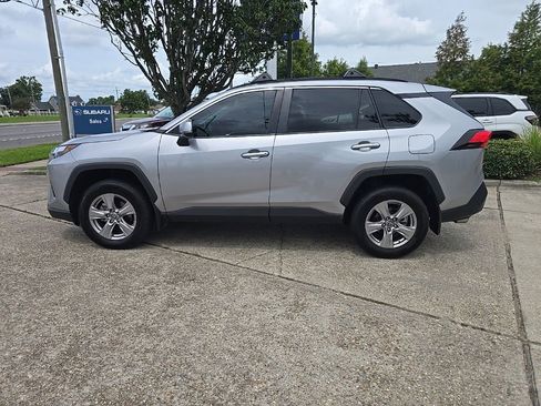 Used 2023 Toyota RAV4 XLE w/ Convenience Package FWD image 2