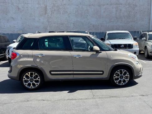 Used 2017 FIAT 500L Trekking w/ Popular Equipment Package FWD image 2