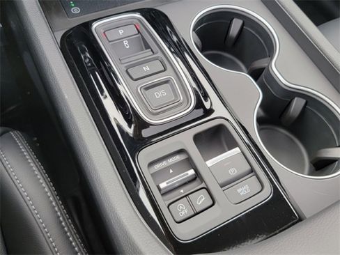 New 2025 Honda Pilot Touring image 26