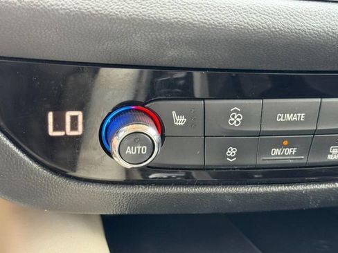 Used 2024 Buick Enclave Essence w/ Technology Package FWD image 21