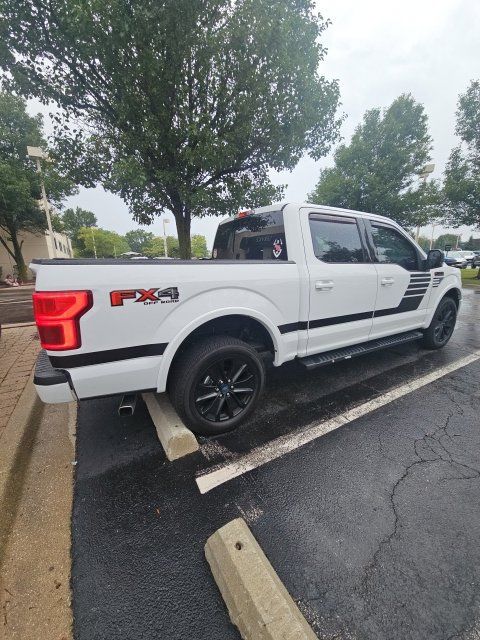 Used 2020 Ford F150 XLT w/ Equipment Group 302A Luxury AWD/4WD image 4