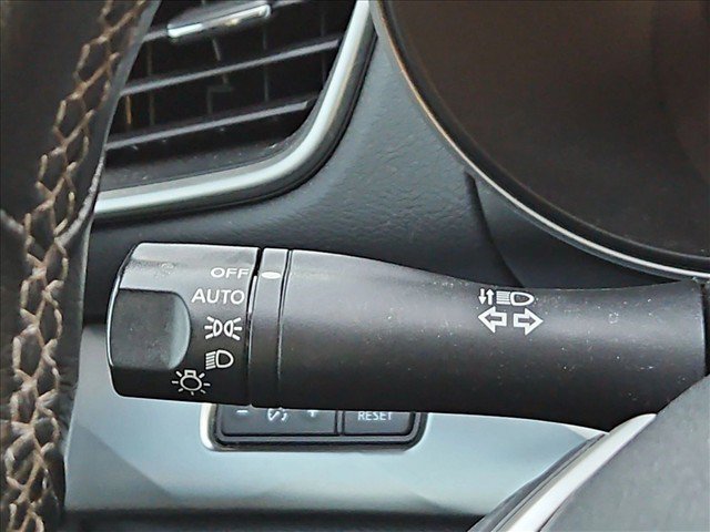Used 2022 Nissan Maxima SV w/ Floor Mat Group FWD image 24