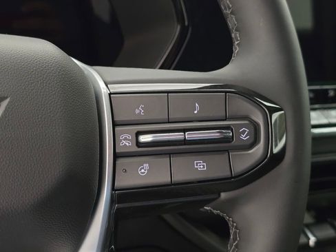 New 2025 Chevrolet Colorado LT w/ LT Convenience Package image 6