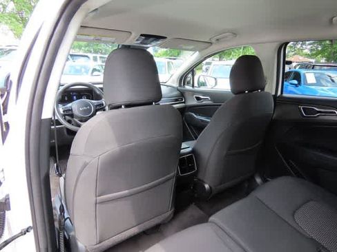 Used 2023 Kia Sportage LX AWD/4WD image 15